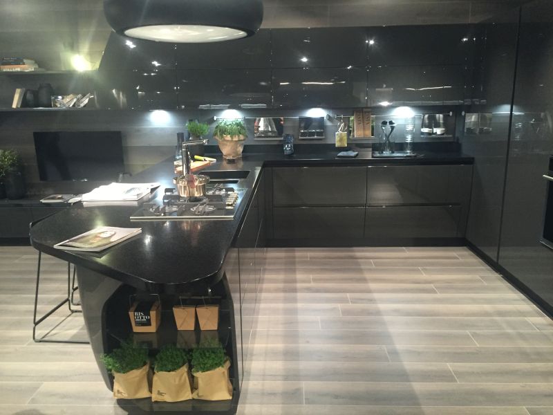 Black laquared kitchen island