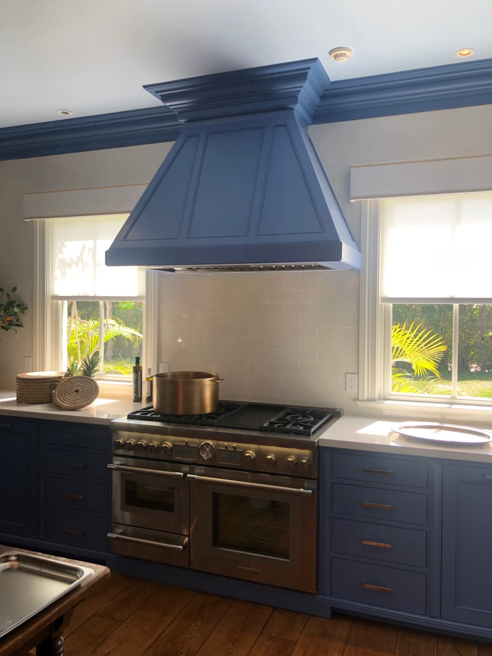 Bold accents kitchen