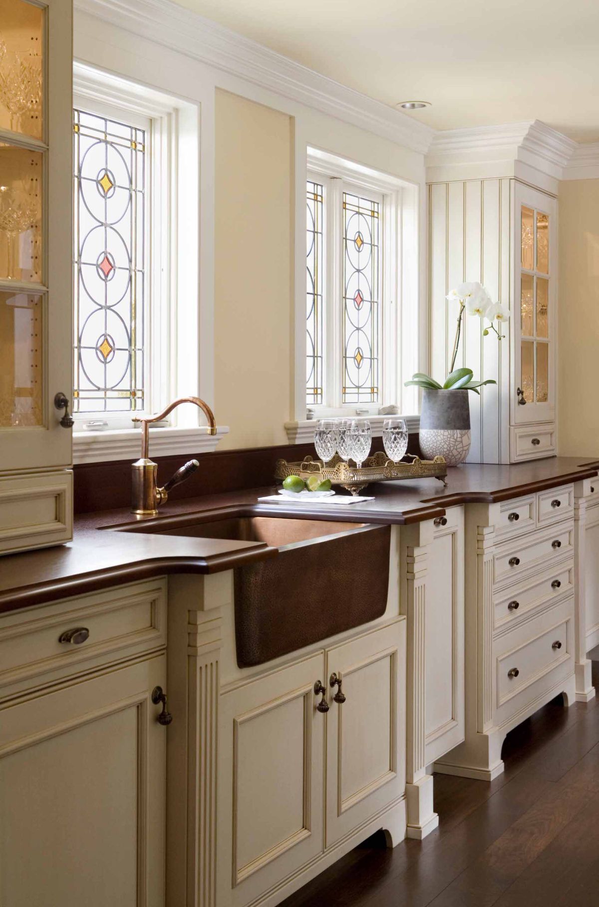 Dark Farmhouse Sinks