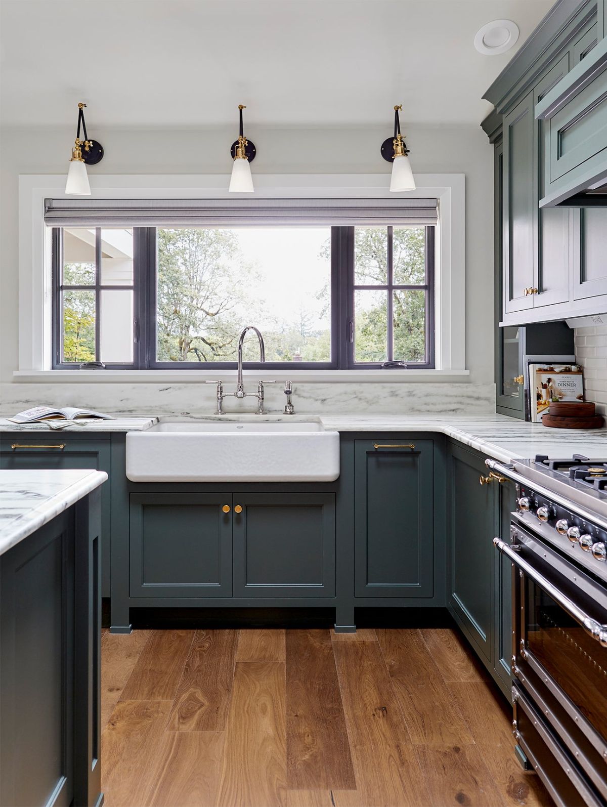Farmhouse Sink for Contrast