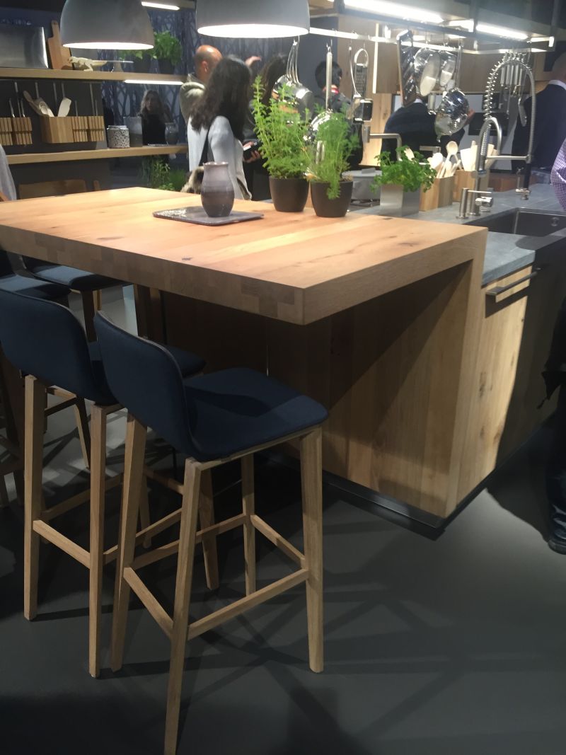 Kitchen bar from extension