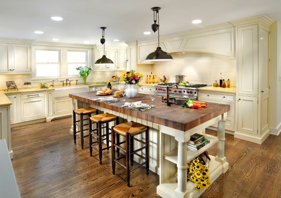 Kitchen with butcher coutnertop for island