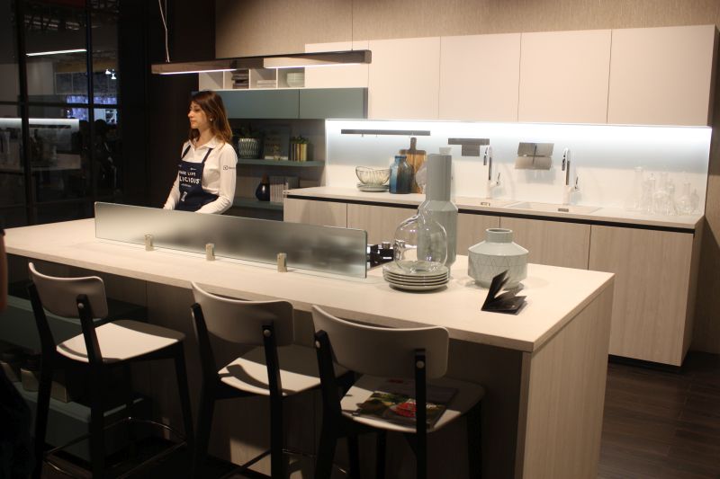 Modern kitchen island with chairs unde countertop