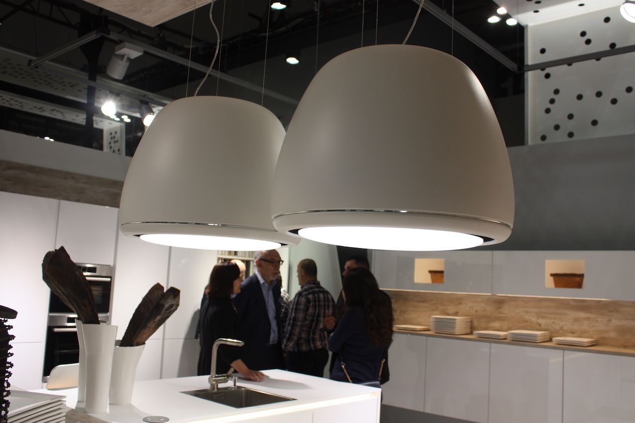 Nobilia has large hoods that include plentiful lighting.