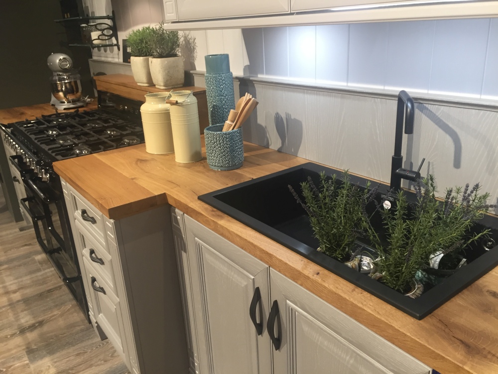 Top mount kitchen sink - drop in